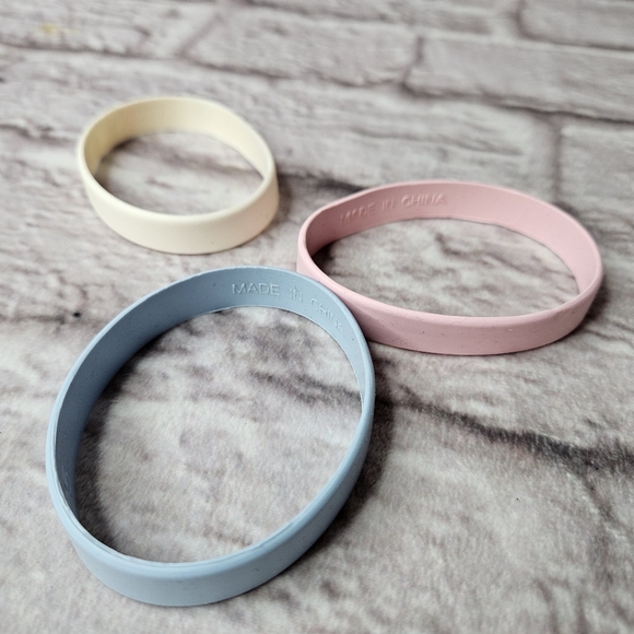 Boston Red Sox Silicone Rubber Bracelets 3 - Picture 2 of 6